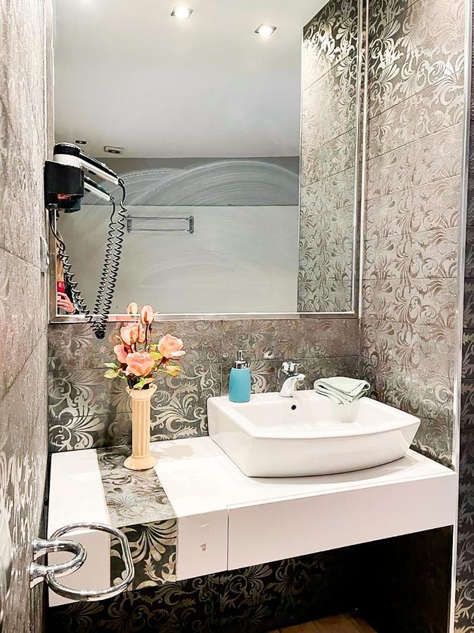 By La Rambla Rooms Barselona Dış mekan fotoğraf