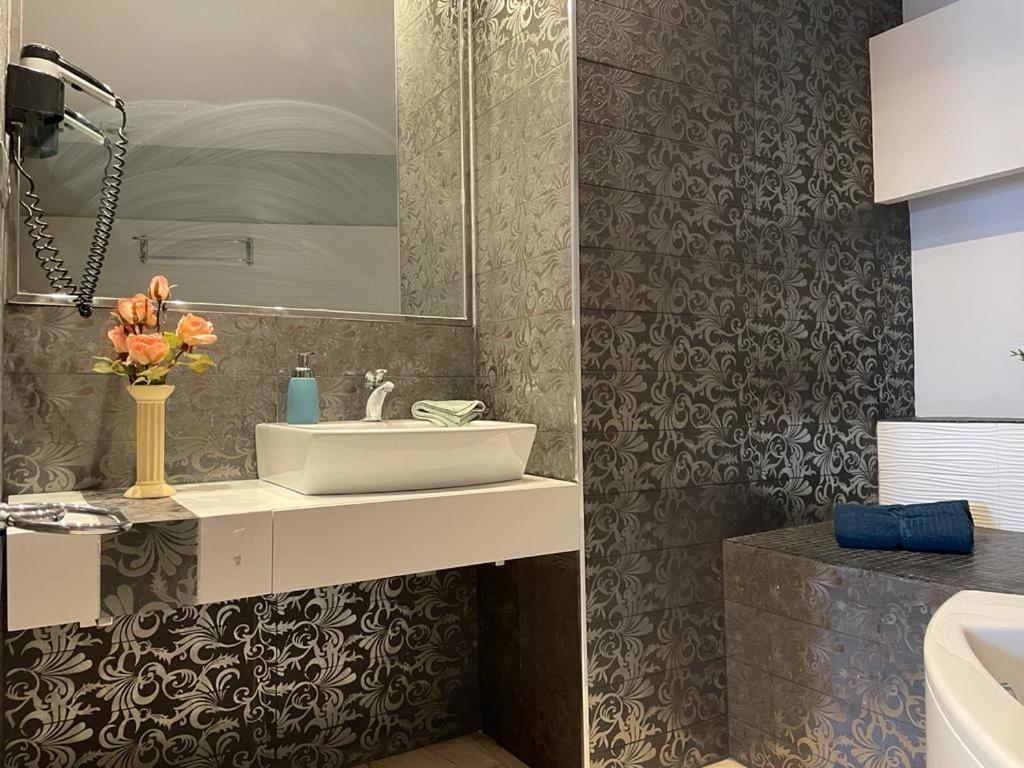 By La Rambla Rooms Barselona Dış mekan fotoğraf